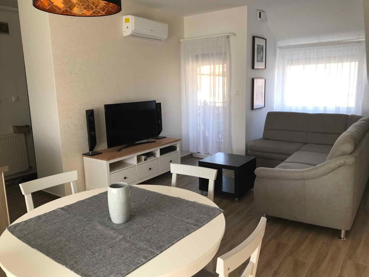 Apartment In Keszthely/Balaton 35892 Bagian luar foto